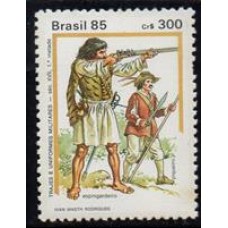 C-1480 - Trajes e Uniformes Militares - 1985